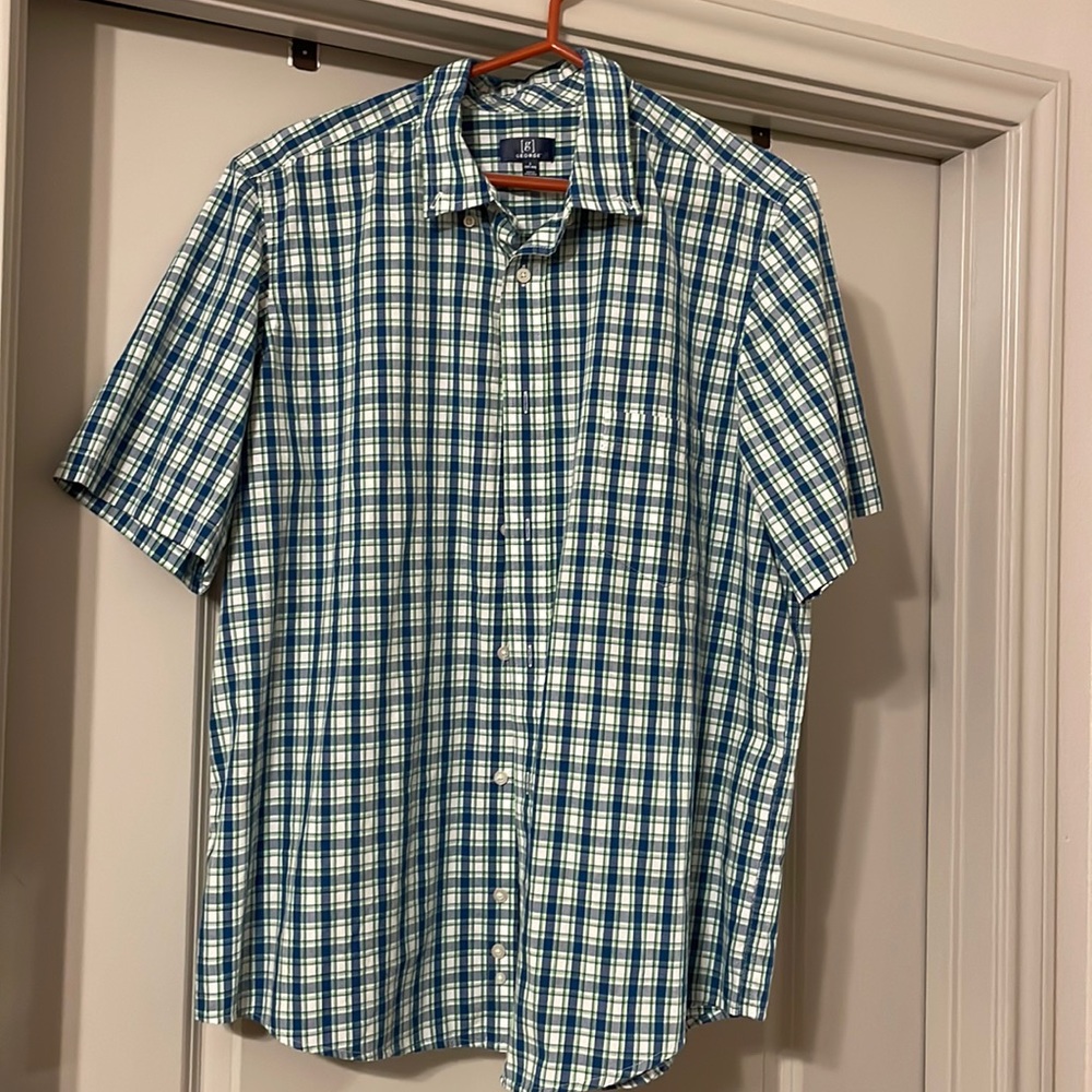 Men’s button down plaid shirt